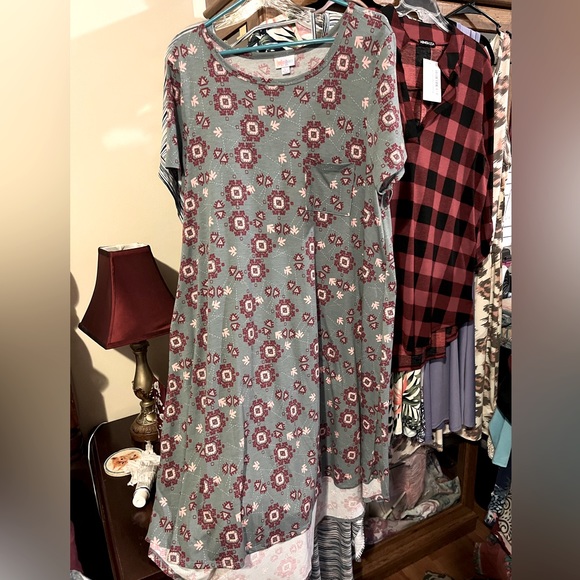 LuLaRoe Dresses & Skirts - LulaRoe Carly Dress, Gray, Burgundy & pink, size Large